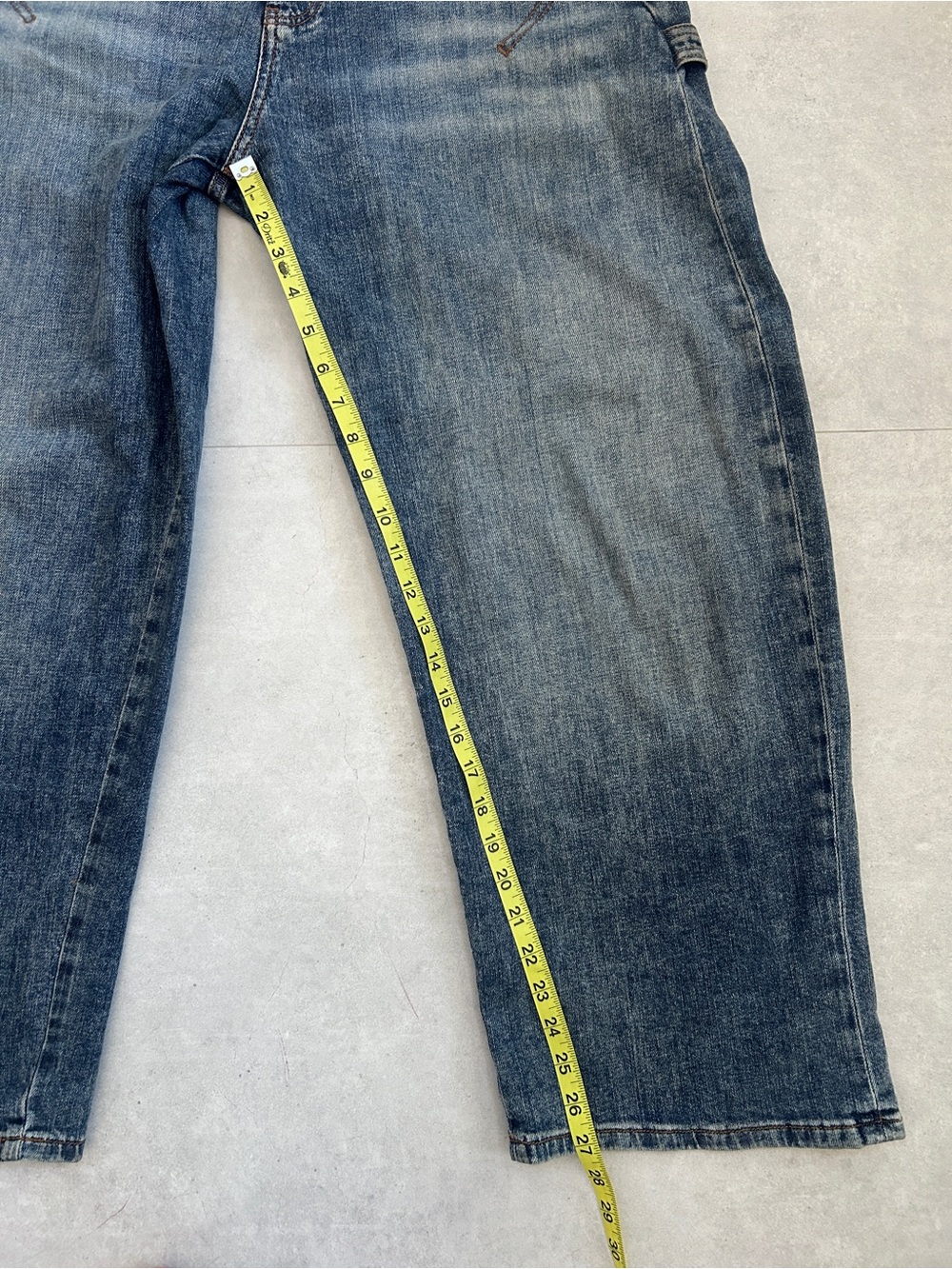 Anthropologie Pilcro Kayden Carpenter Barrel Jeans -  Size 26P | Blue Sands Wash - Picture 14 of 16